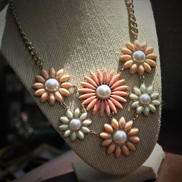 Flower Statement Necklace Peach and Pearl - Picture 5 of 5
